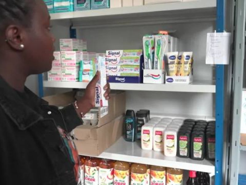 "Ça aide beaucoup les étudiants" : le Secours populaire s'installe au cœur des campus pour faire face à la précarité grandissante